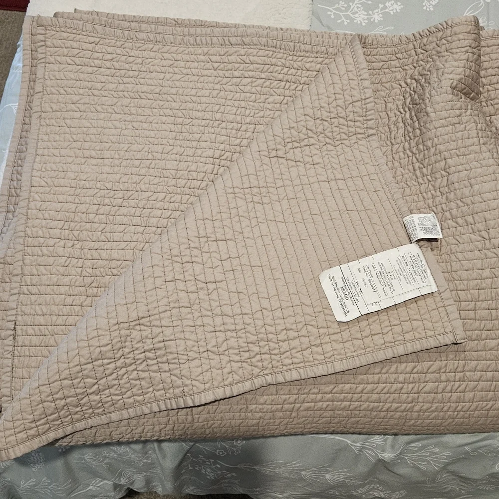 Lightweight Cotton Coverlet and 2 Pillow Shams